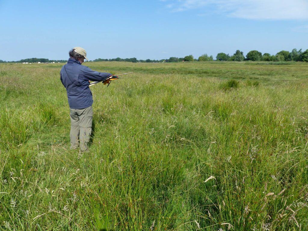Alexander Zilz bei der Kartierarbeit